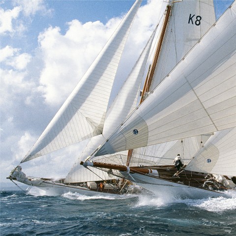 Photo Astra and Candida racing at the Nioulargue regatta par Philip Plisson
