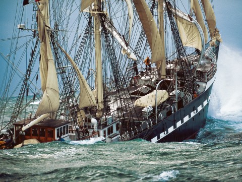 Photo Le Belem, trois-mâts barque par Philip Plisson