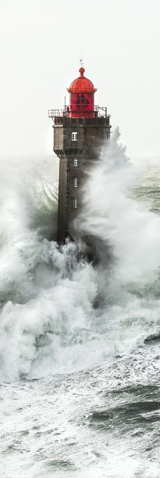 Photo Le phare de la Jument, Finistère, Bretagne par Philip Plisson
