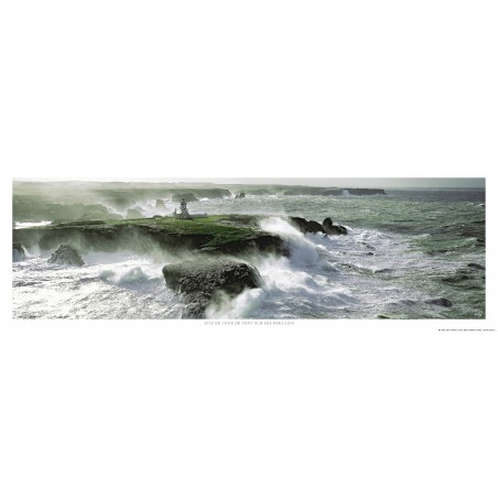 Gale warning on Pointe des Poulains lighthouse in Belle-Ile