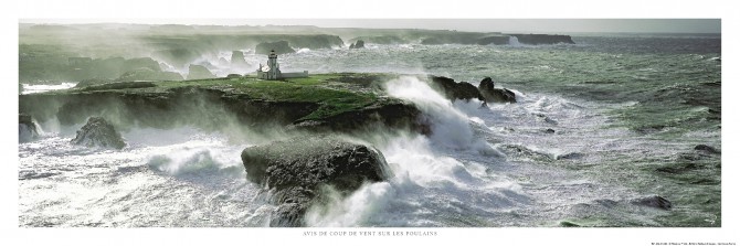 Photo Avis de coup de vent sur le phare de la pointe des Poulains à Belle-Ile par Philip Plisson