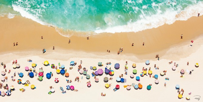 Copacabana Beach in Rio de Janeiro, Brazil Photo Copacabana Beach in Rio de Janeiro, Brazil par Philip Plisson