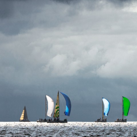 Photo Lumière sur les régates du Spi Ouest-France par Philip Plisson
