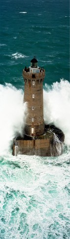 Photo Vague sur le phare du Four, Finistère, Bretagne par Philip Plisson