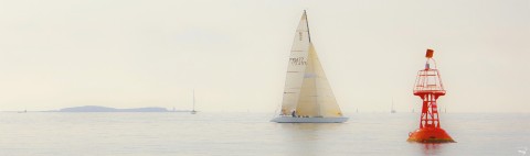 Photo 6 meters JI in light wind par Philip Plisson