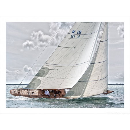 Classique yacht, sous le vent de la baie