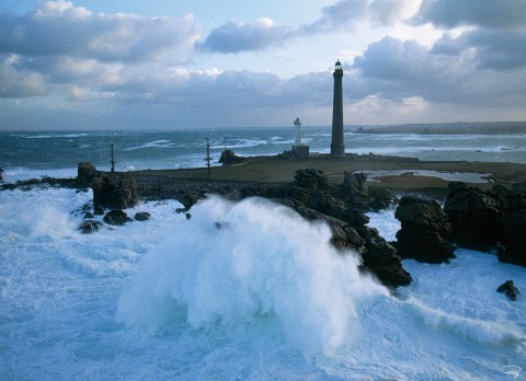 Photo Le phare de l'île Vierge, Finistère, Bretagne par Philip Plisson
