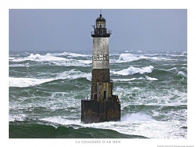 Photo Le phare d'Ar-Men dans la chaussée de Sein, Bretagne par Philip Plisson