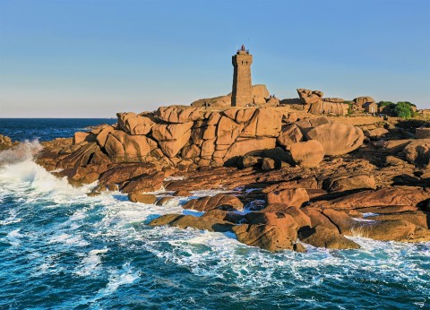Photo Le phare de Men Ruz, Ploumanac'h, Bretagne par Philip Plisson