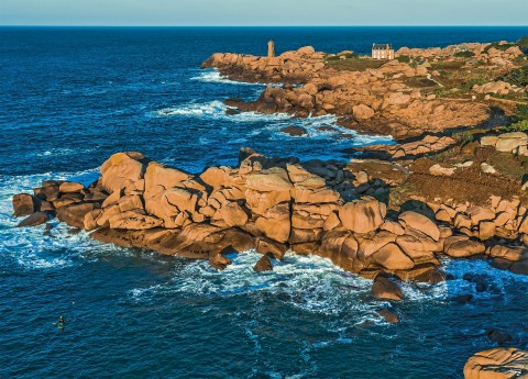 Photo La Côte de Granit Rose dans les Côtes d'Armor par Philip Plisson