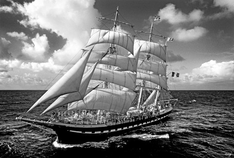 Photo Le trois-mâts barque Belem en navigation par Philip Plisson