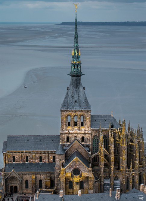 L'archange Saint-Michel, Le Mont-Saint-Michel, Normandie Photo L'archange Saint-Michel, Le Mont-Saint-Michel, Normandie par Philip Plisson