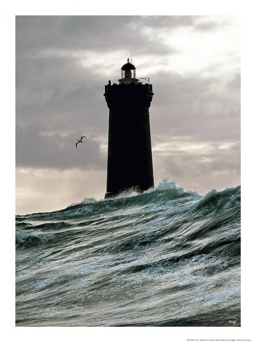 A l'ombre du phare du Four, Finistère, Bretgane Photo A l'ombre du phare du Four, Finistère, Bretgane par Philip Plisson