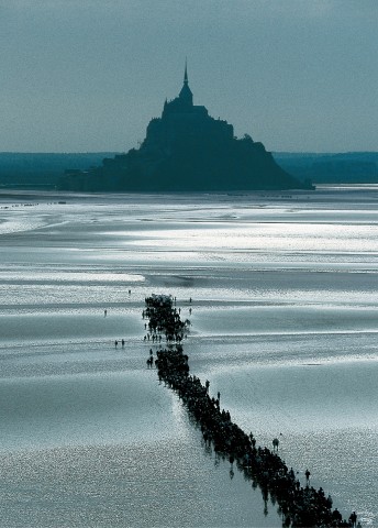Photo Dans la baie du Mont-Saint-Michel, Manche par Philip Plisson