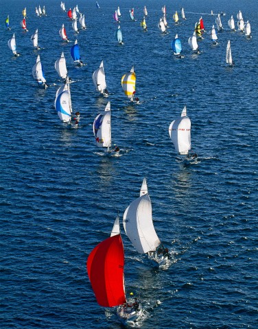 Photo Poster Regatta under spinnaker, Spi Ouest-France par Philip Plisson