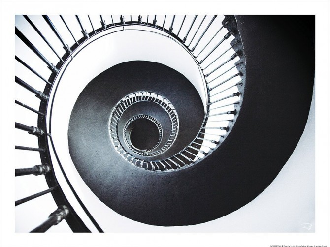 Escalier de phare de Patiras sur la Gironde Photo Escalier de phare de Patiras sur la Gironde par Philip Plisson