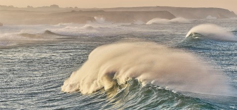Photo Vague sur la côte sauvage de Quiberon, Bretagne par Philip Plisson