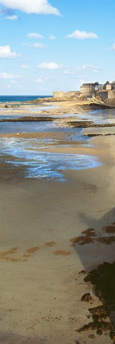 Le Môle des Noires à Saint-Malo, Ille-et-Vilaine Photo Le Môle des Noires à Saint-Malo, Ille-et-Vilaine par Philip Plisson