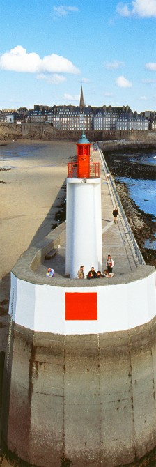 Le Môle des Noires à Saint-Malo, Ille-et-Vilaine Photo Le Môle des Noires à Saint-Malo, Ille-et-Vilaine par Philip Plisson