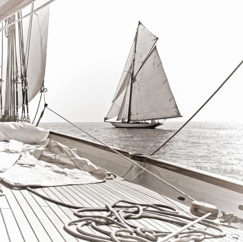 Photo Mer calme et classique yacht par Philip Plisson