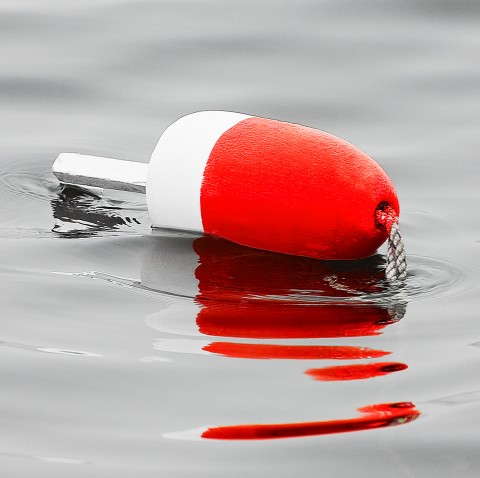 Photo Trio rouge, bouée, étrave, phare par Philip Plisson