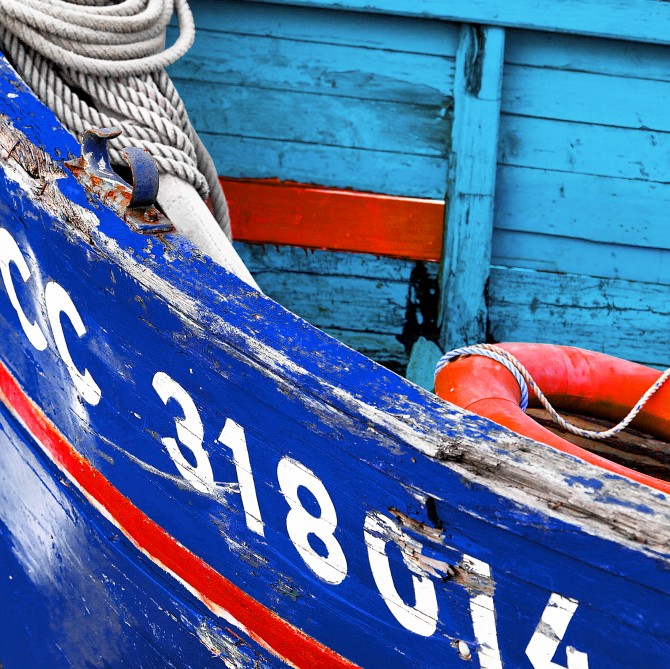 Trio coques de bateaux bleus Photo Trio coques de bateaux bleus par Philip Plisson