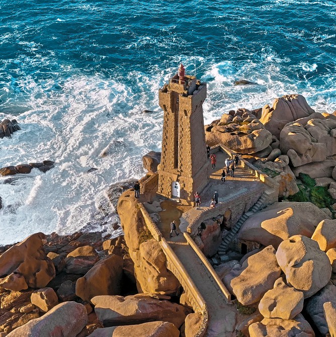 Photo Trio Côte de Granit Rose, Bretagne par Philip Plisson