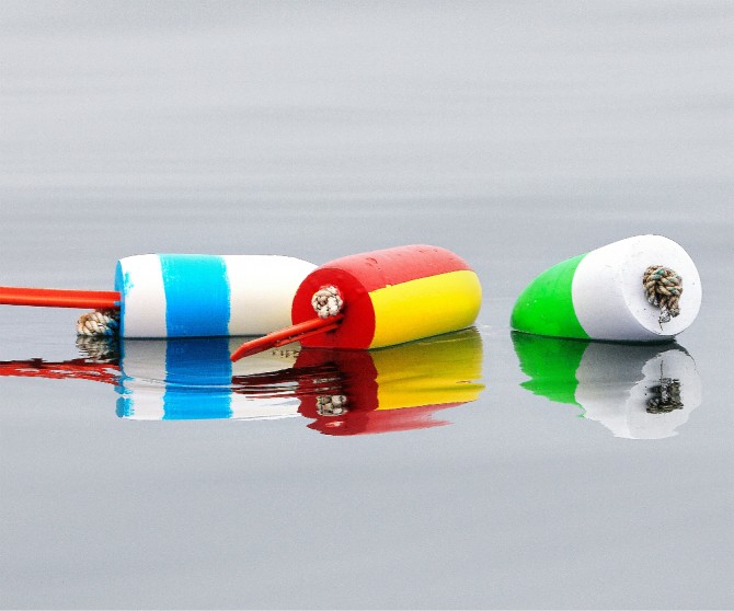 Photo Bouées de casiers, Maine, USA par Philip Plisson
