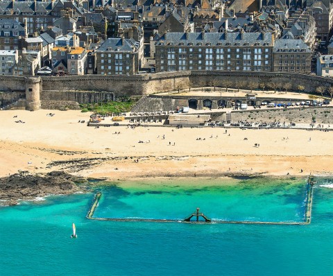 Photo La piscine de la plage du Bon Secours à Saint-Malo par Philip Plisson