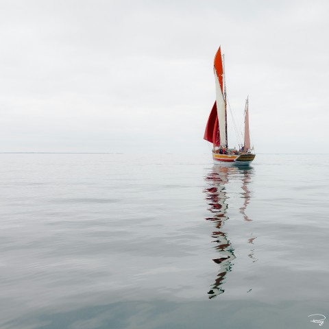 Photo Vieux gréement dans la pétole par Philip Plisson