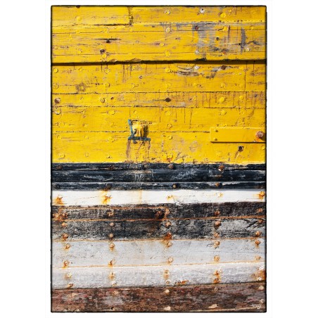 Coque de bateau jaune
