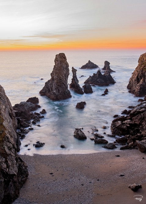 Les Aiguilles de Port-Coton à Belle-Ile, Bretagne Photo Les Aiguilles de Port-Coton à Belle-Ile, Bretagne par Philip Plisson