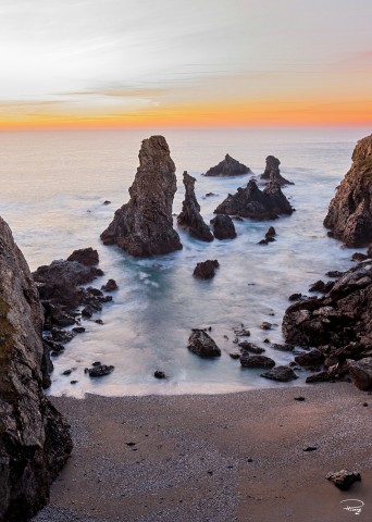 Photo Port-Coton needles on Belle-Ile island, Brittany par Philip Plisson