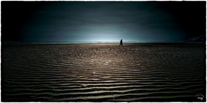 Silhouette sur la plage Photo Silhouette sur la plage par Philip Plisson