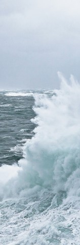 Photo Le phare d'Ar Men sous les vagues, Bretagne par Philip Plisson