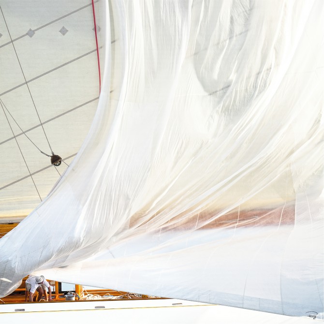 Affalage pendant les régates Les Voiles de Saint-Tropez Photo Affalage pendant les régates Les Voiles de Saint-Tropez par Philip Plisson