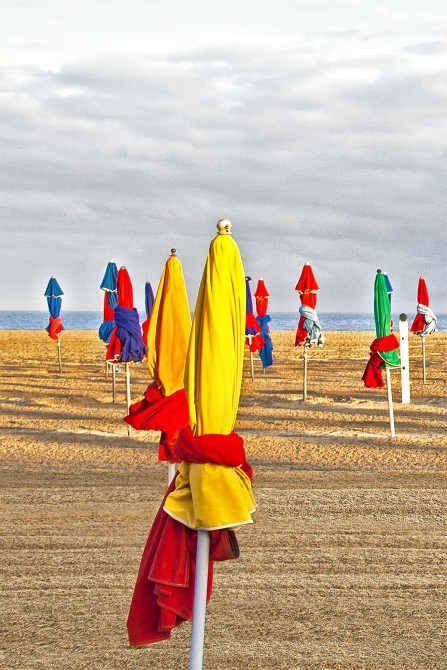 Sur la plage de Deauville, Normandie Photo Sur la plage de Deauville, Normandie par Philip Plisson