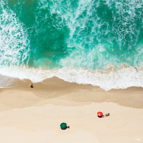 Photo Sur la plage de Copacabana au Brésil par Philip Plisson