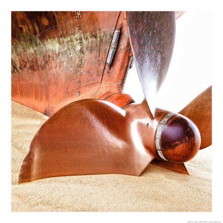 Hélice sur le sable