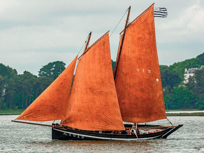 Photo Vieux gréement sur la rivière d'Auray, Morbihan par Philip Plisson