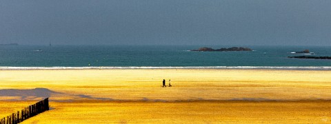 Photo Light on Sillon beach, Saint-Malo, Brittany par Philip Plisson