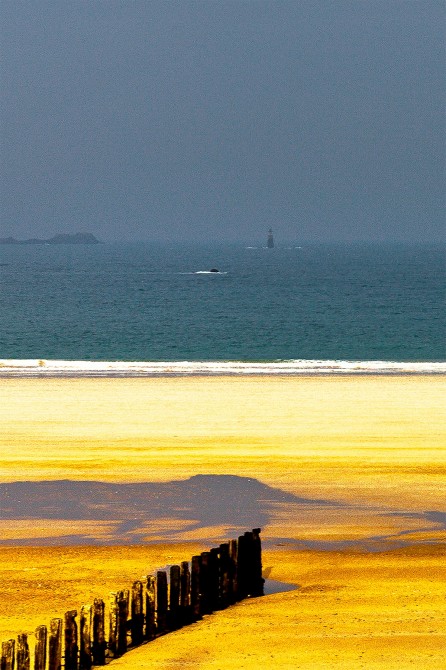 Photo Lumière sur la plage du Sillon, Saint-Malo, Bretagne par Philip Plisson