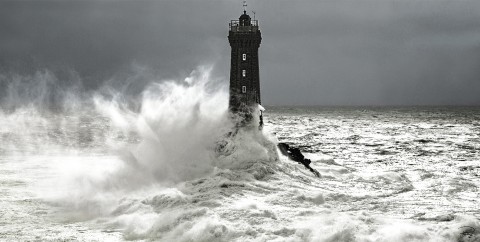 Photo La Vieille lighthouse in Iroise sea par Philip Plisson