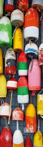 Photo Bouées de pêche, flotteurs multicolores par Philip Plisson