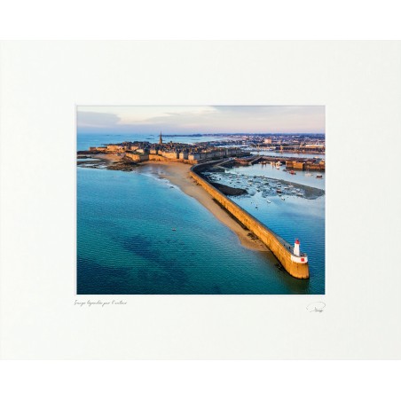 Le Môle des Noires, prolongement de la ville fortifiée de Saint-Malo
