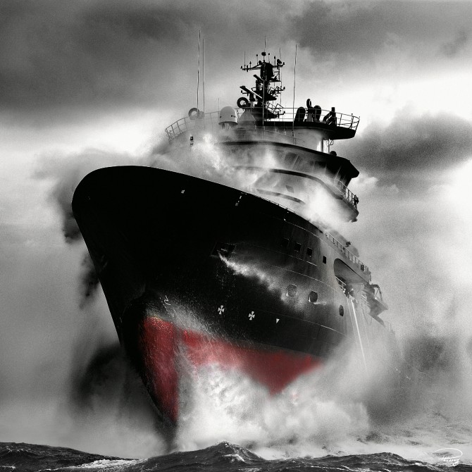 Photo L'Abeille Bourbon, protection du littoral par Philip Plisson