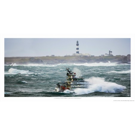 Le remorqueur Abeille bourbon devant Ouessant