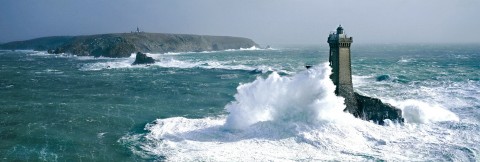 Photo Pointe du raz, phare de la Vieille par Philip Plisson