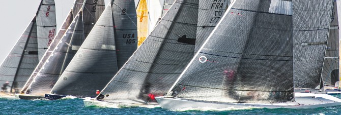 Photo Ligne de départ, régate de 6 mètres JI par Philip Plisson