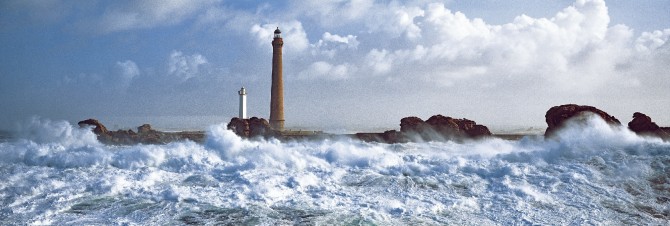 Le phare de l'île Vierge, Finistère, Bretagne Photo Le phare de l'île Vierge, Finistère, Bretagne par Philip Plisson